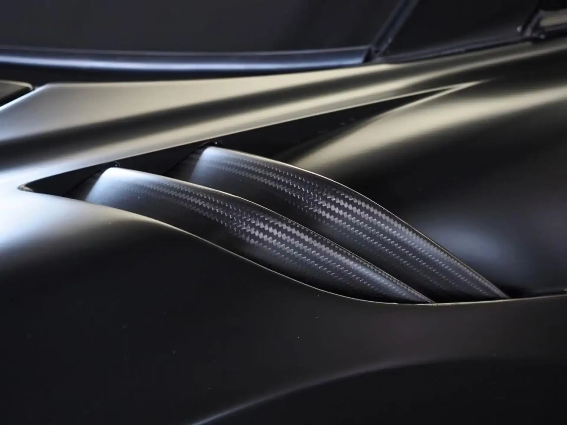맥라렌 600LT Spider 2019 검정 사진 8