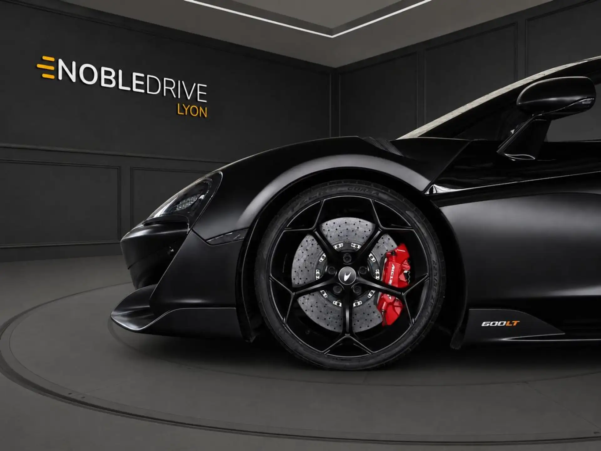 맥라렌 600LT Spider 2019 검정 사진 6