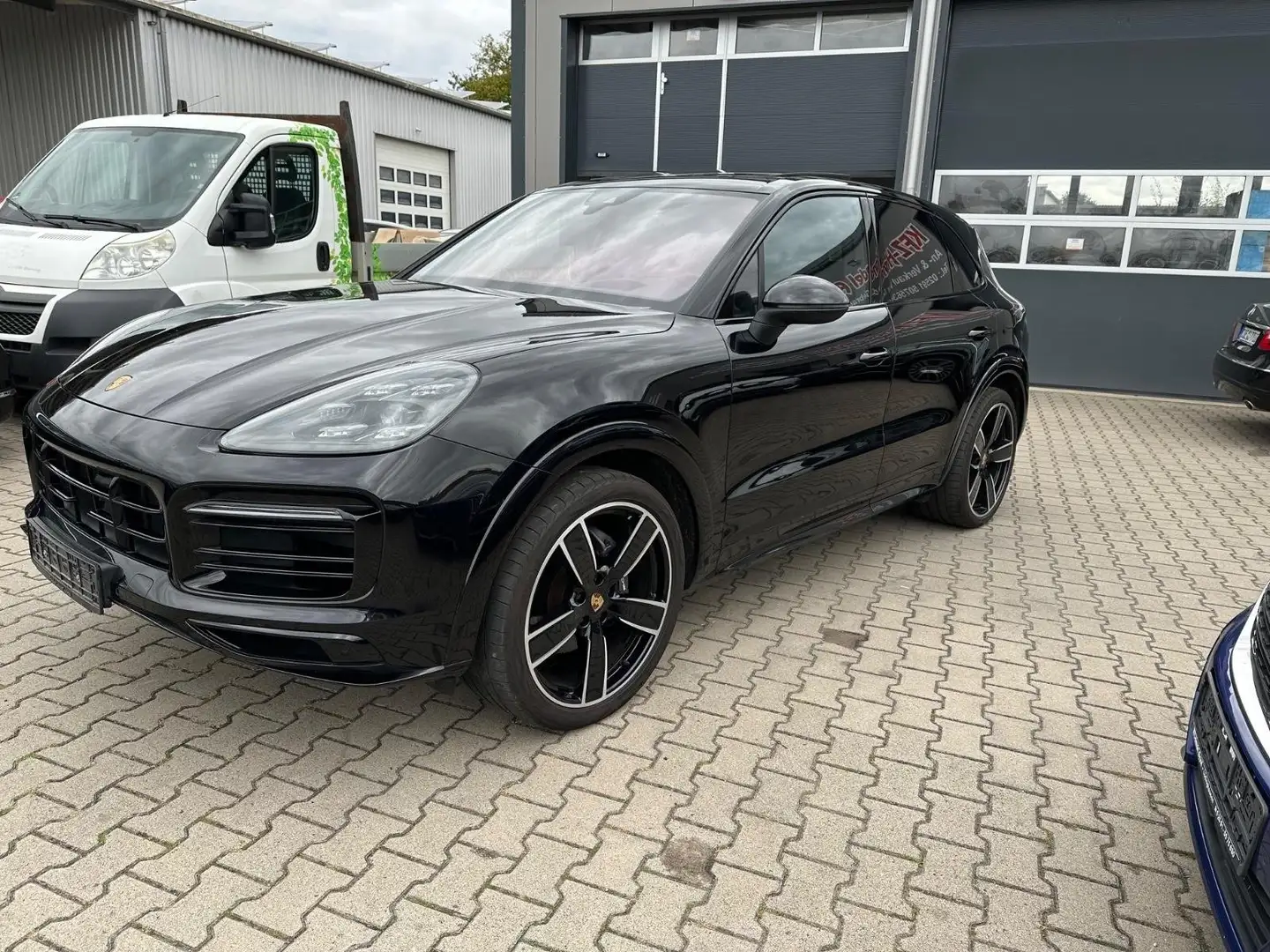 Porsche Cayenne Cayenne 3.0 e-hybrid Platinum Edition tiptronic Noir - 1