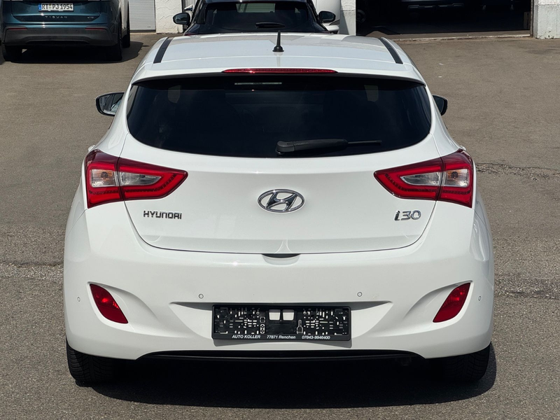Hyundai i30 blue Passion 1.6*GARANTIE*TEMPOMAT*SZH*PDC* — photo 7