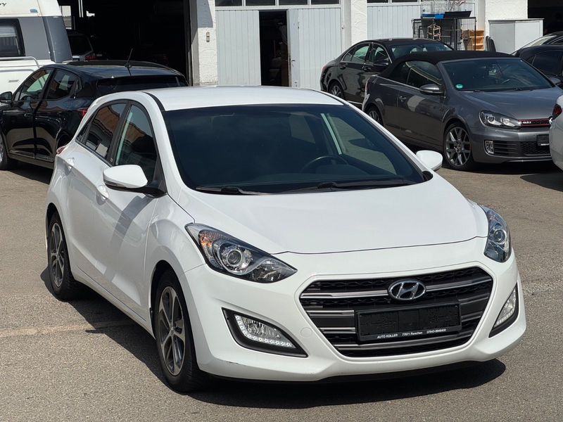 Hyundai i30 blue Passion 1.6*GARANTIE*TEMPOMAT*SZH*PDC* — photo 5