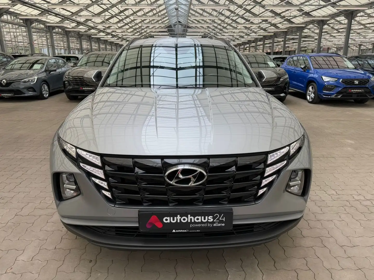Hyundai TUCSON 1.6 T-GDI  Basis Plug-In Hybrid 4WD Silber - 2