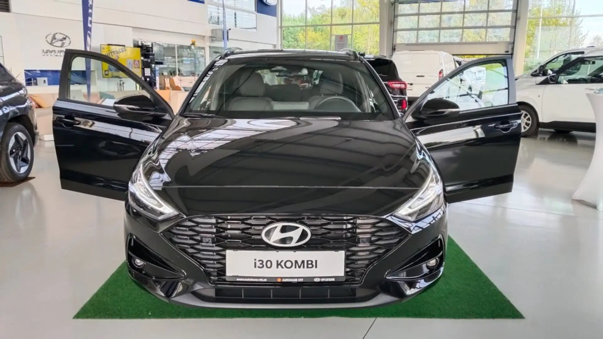 Hyundai i30 Kombi - PD GO Plus 1.0 T-GDI c6ku1 Schwarz - 2