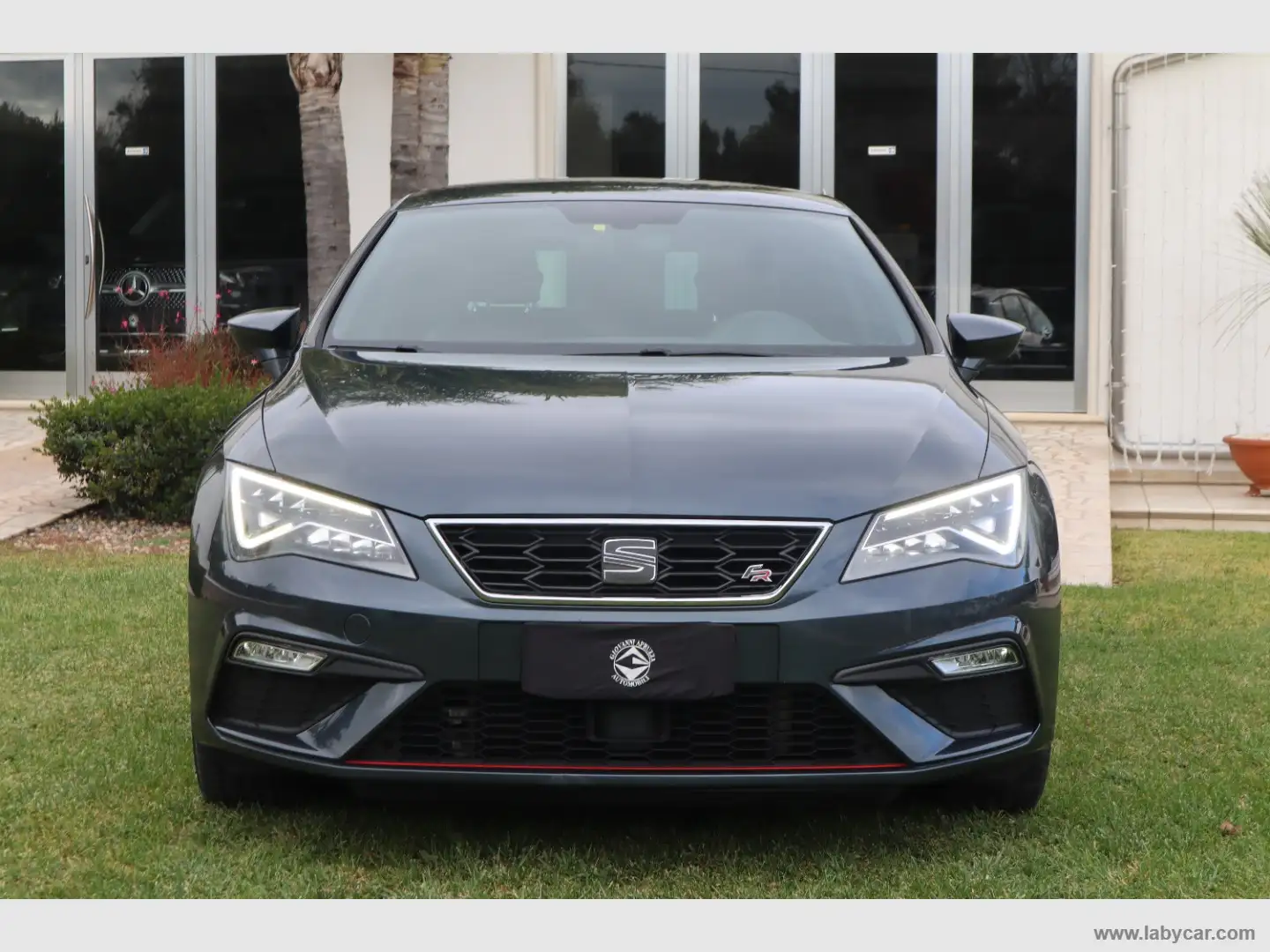 SEAT Leon 1.6 TDI 115 CV 5p. FR Gris - 2