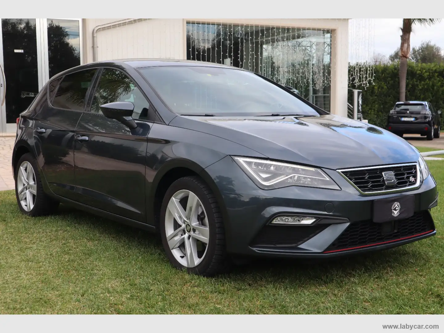 SEAT Leon 1.6 TDI 115 CV 5p. FR Gris - 1