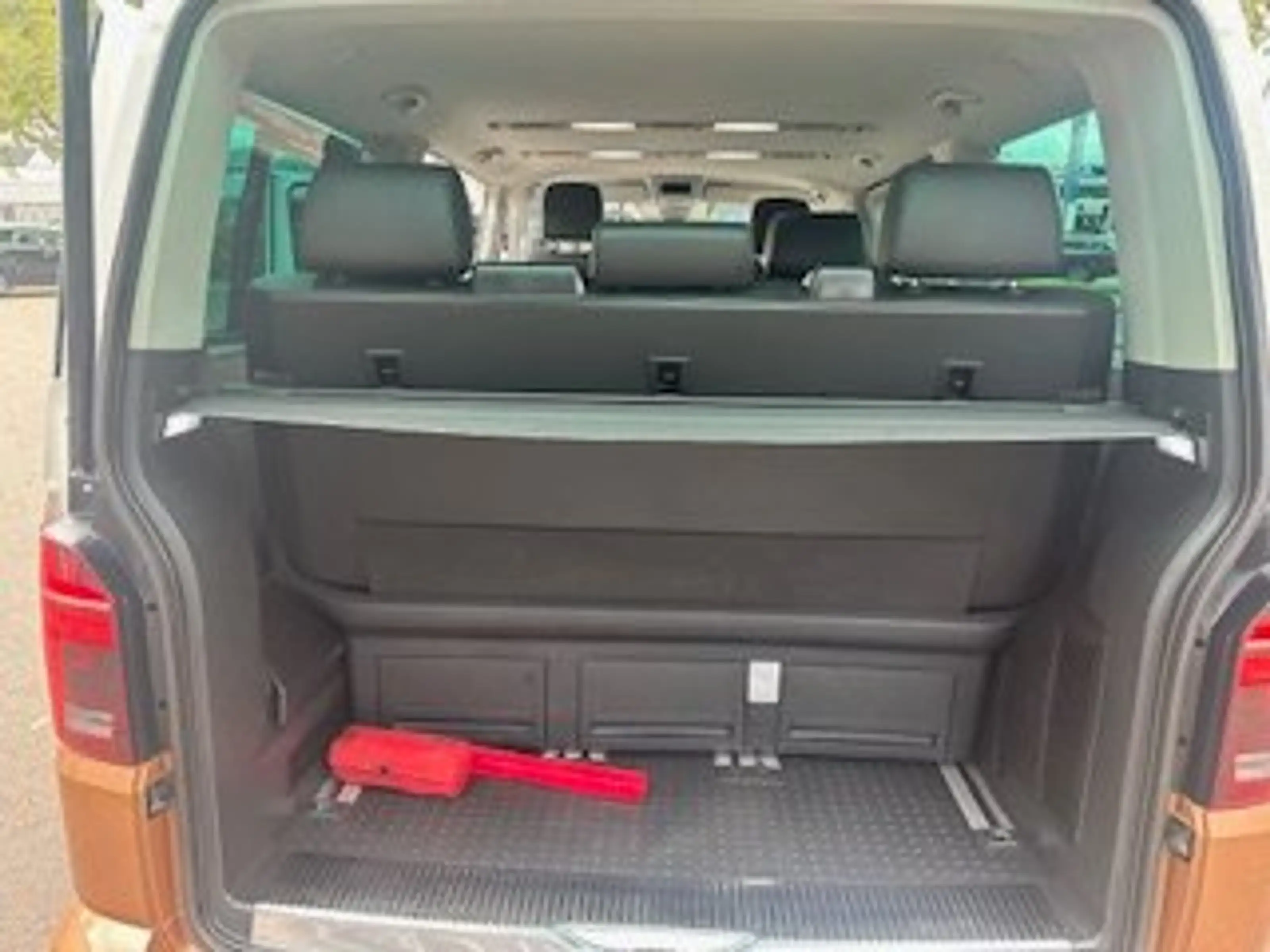 Volkswagen T6.1 Multivan Multivan Generation Six 4MOTION — photo 12