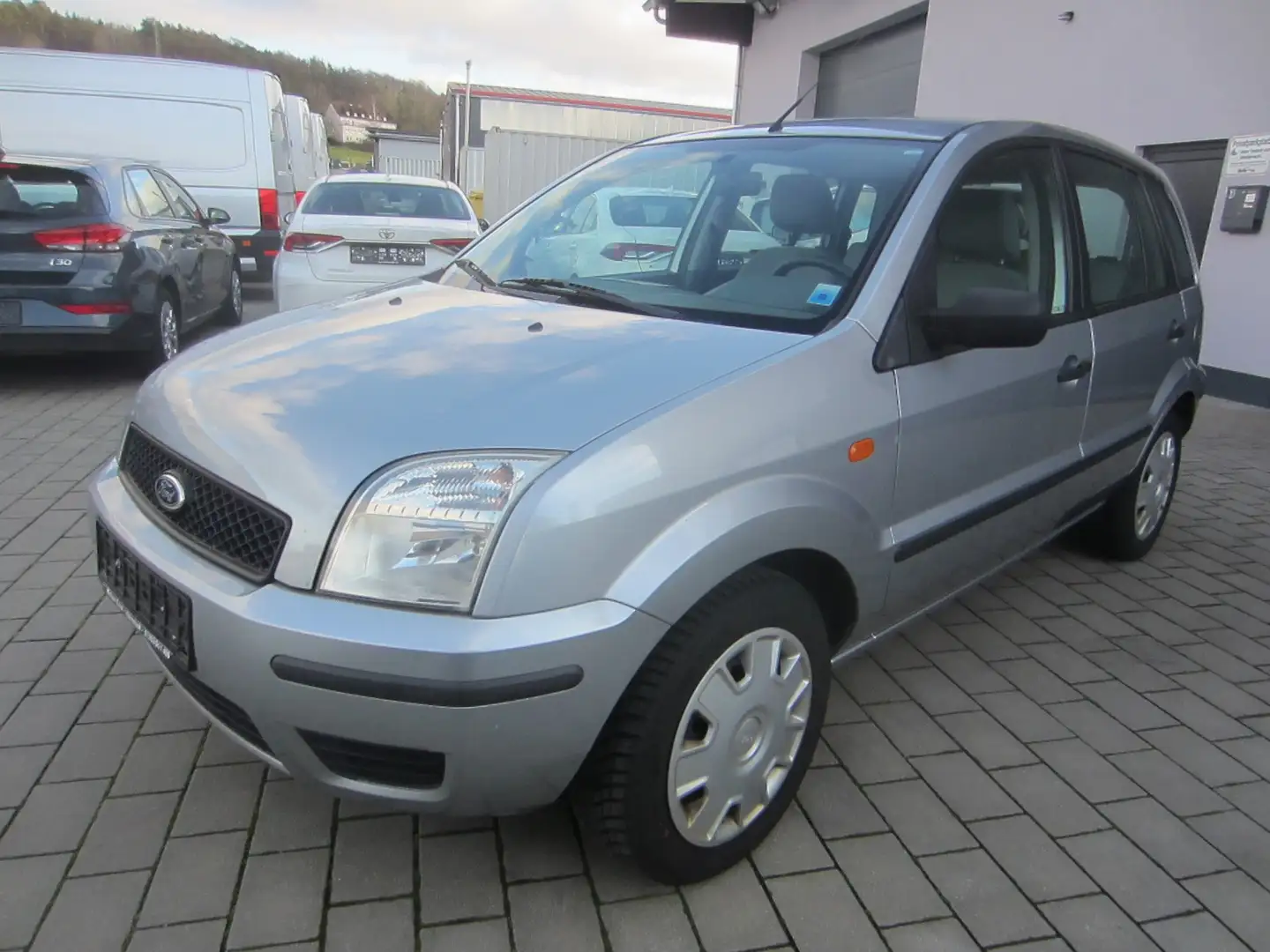 Ford Fusion Ambiente,Klima,Aut. Šedá - 1