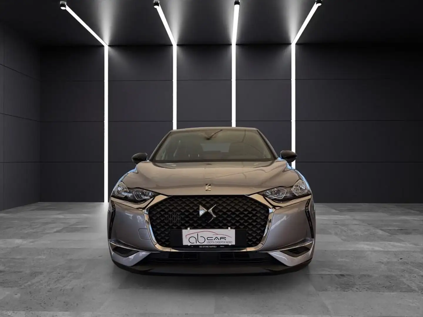 DS Automobiles DS 3 Crossback 1.5 bluehdi So Chic 130cv auto Gris - 2