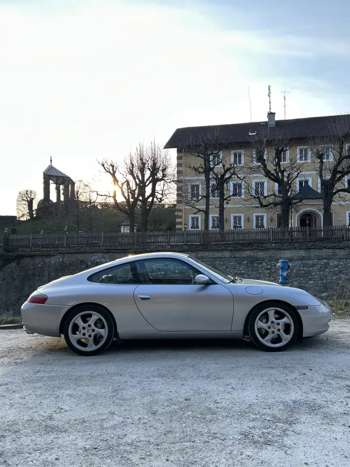 Porsche 996 911 Carrera 4 Coupé, foto 2