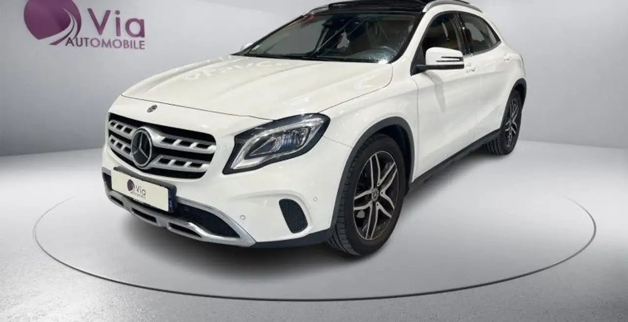 Mercedes-Benz B 220