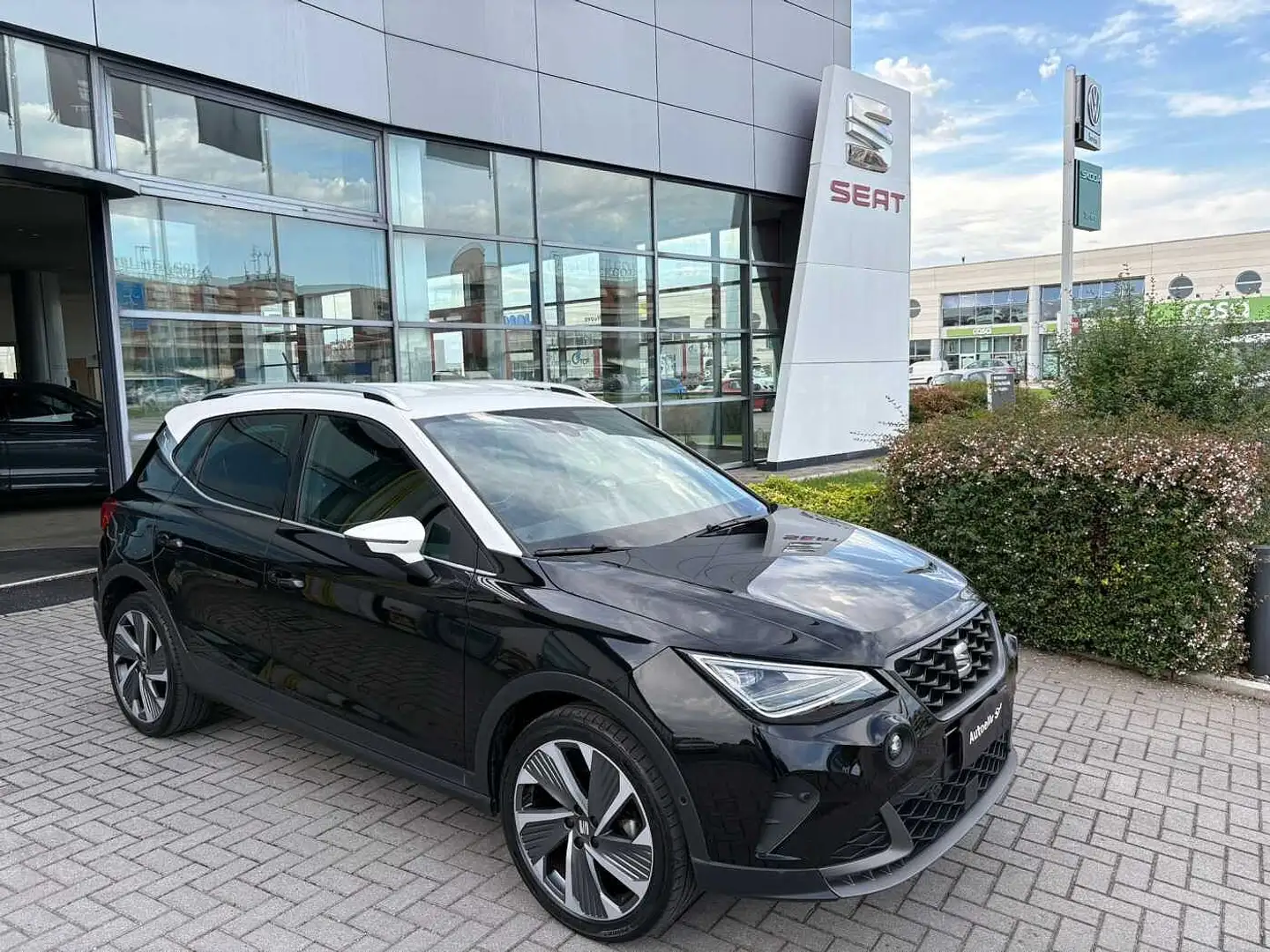SEAT Arona 1.0 TGI FR NEOPATENTATI Nero - 1