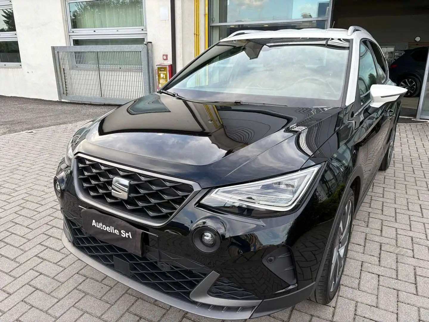 SEAT Arona 1.0 TGI FR NEOPATENTATI Nero - 2