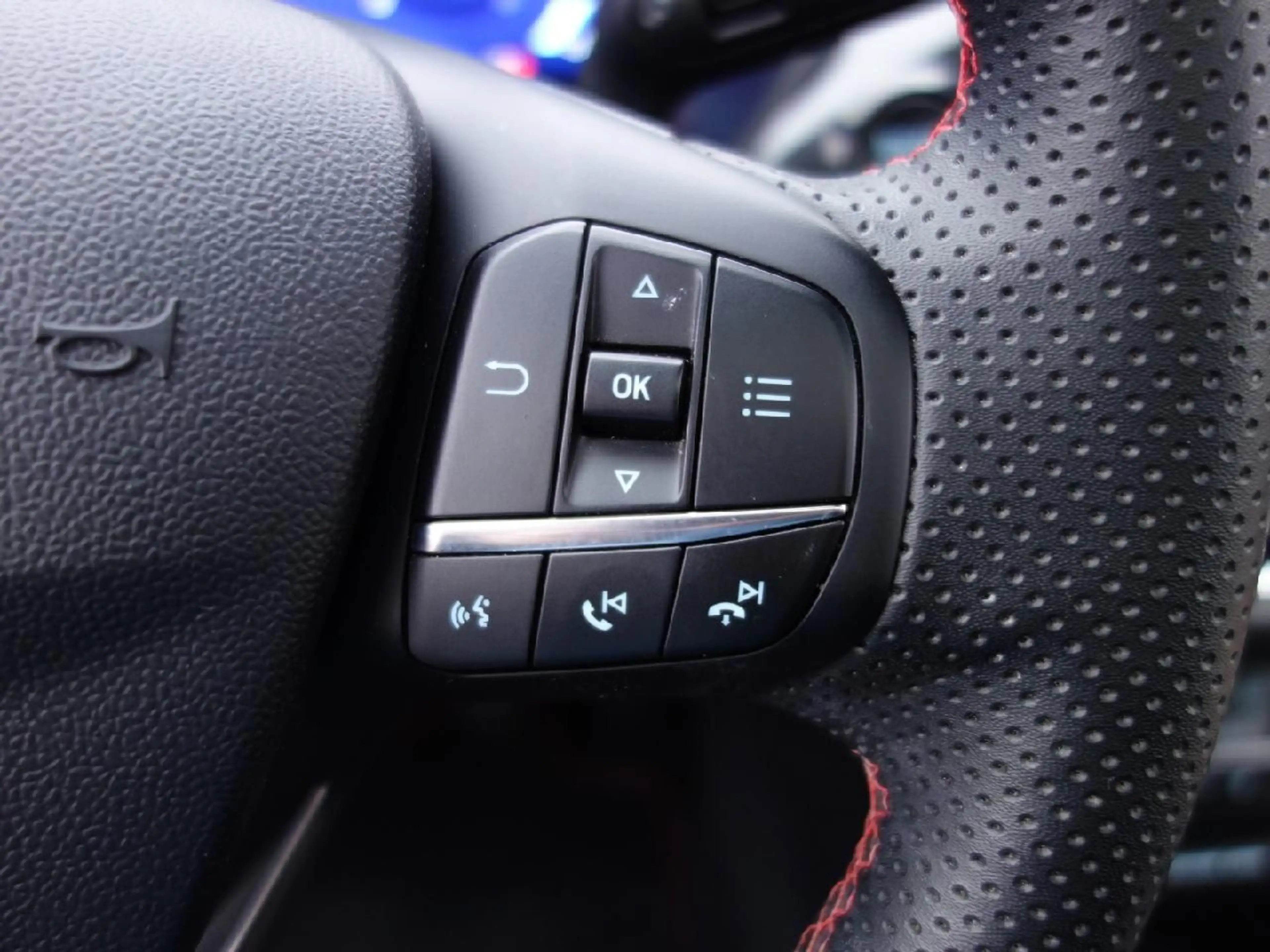 Ford Puma ST-Line PANO Navi LED AHK mHev DAB — photo 15