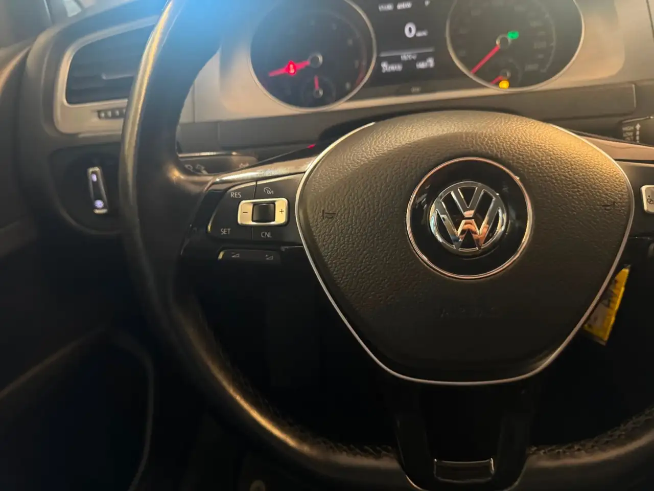 Volkswagen Golf снимка Volkswagen Golf