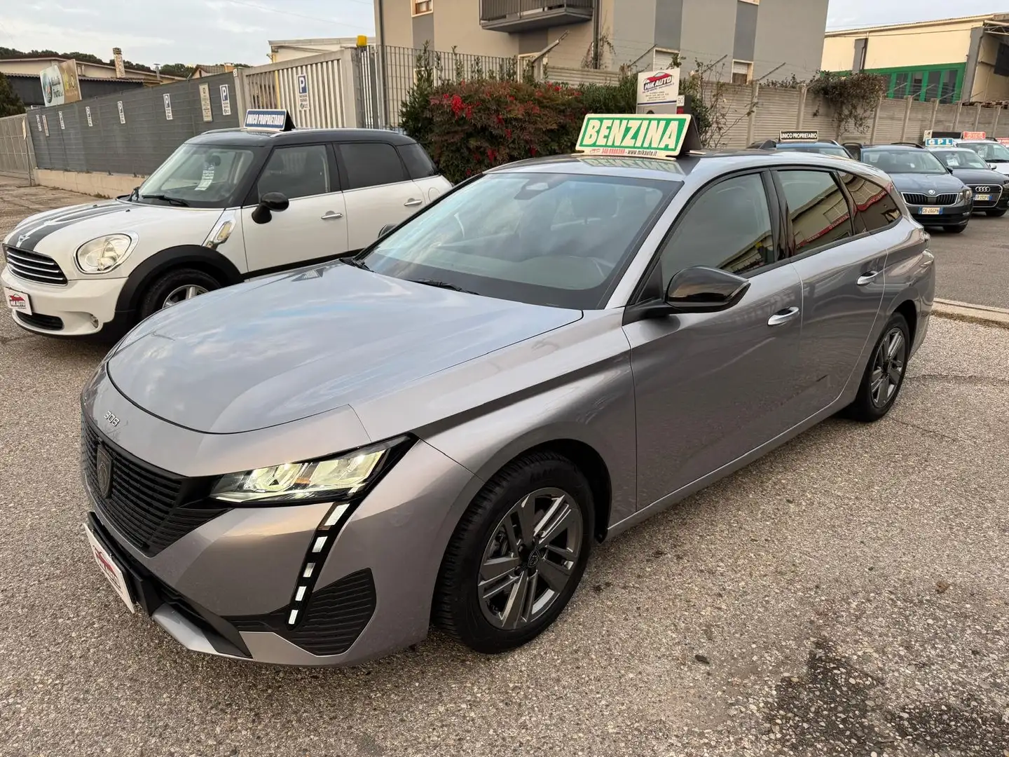 Peugeot 308 308 SW 1.2 puretech t Active Pack s 20000 KM Gris - 2