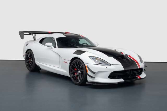 Imagine Dodge Viper ACR