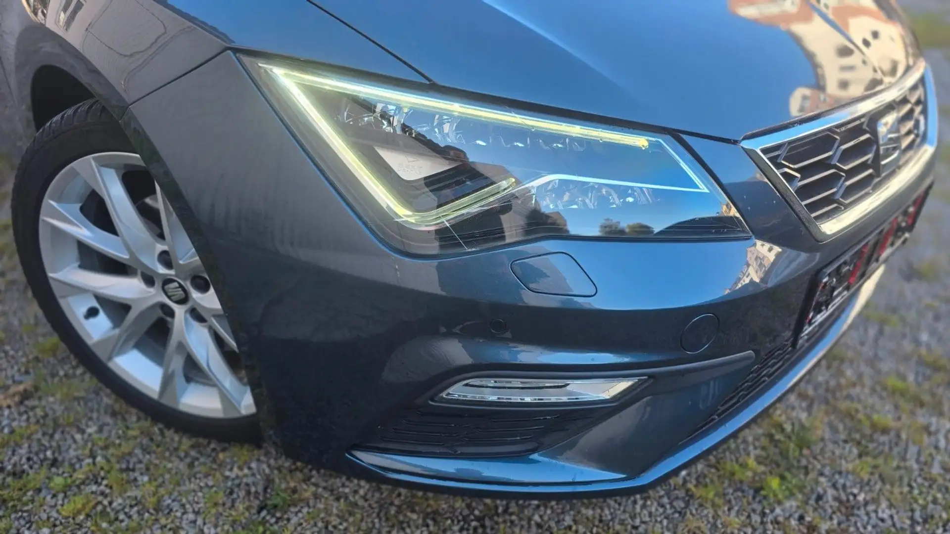 SEAT Leon ST FR Grau - 1