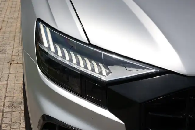 Audi Q8 view 4