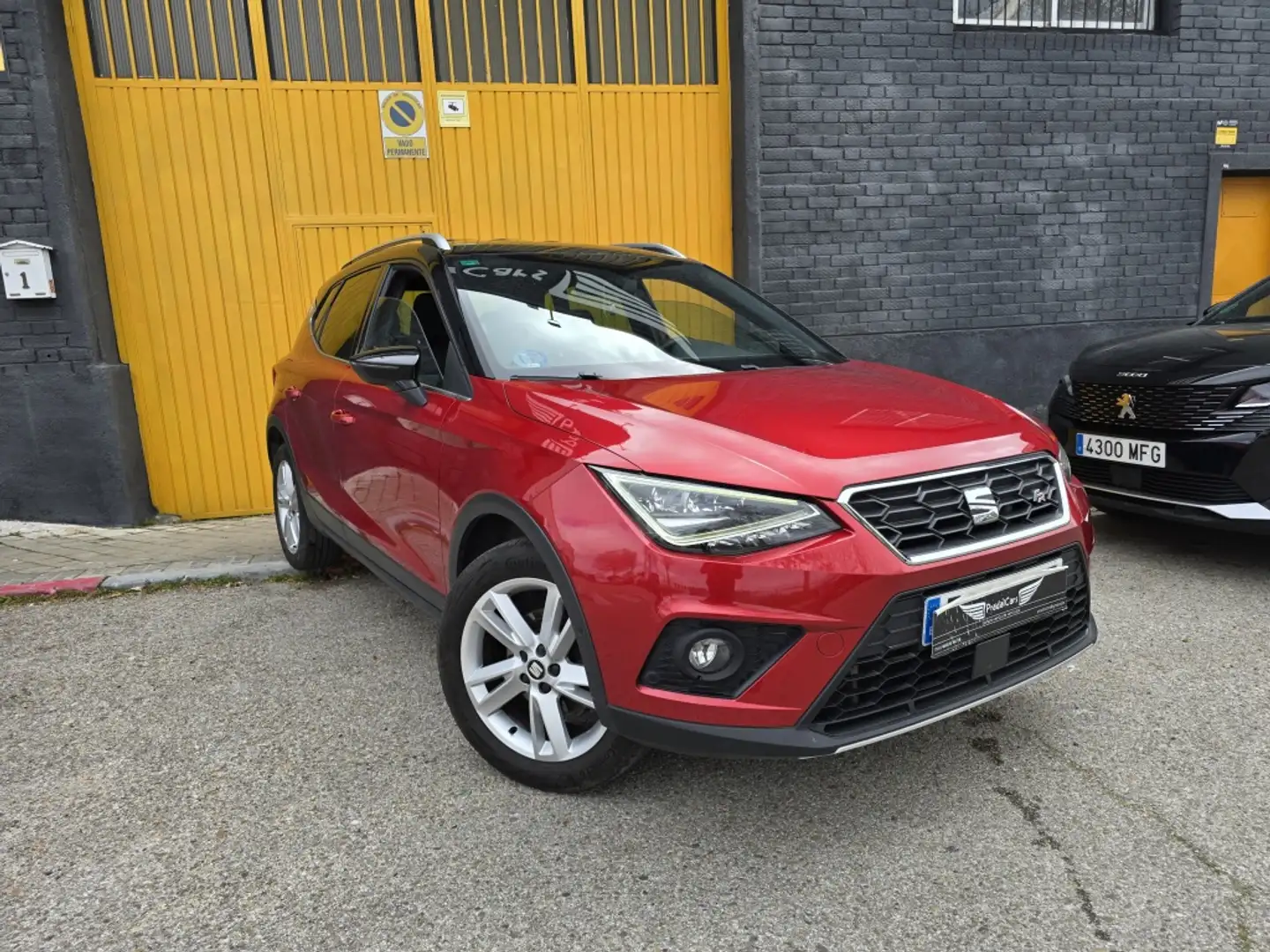 SEAT Arona Todoterreno Manual de 5 Puertas Burdeos - 2