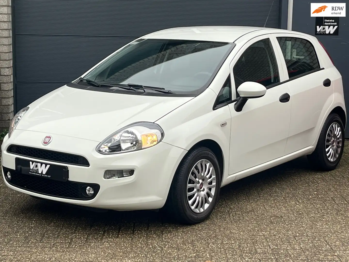 Fiat Punto Evo 1.2 Street 5 deurs airco Car pas N.A.P. APK Blanco - 1
