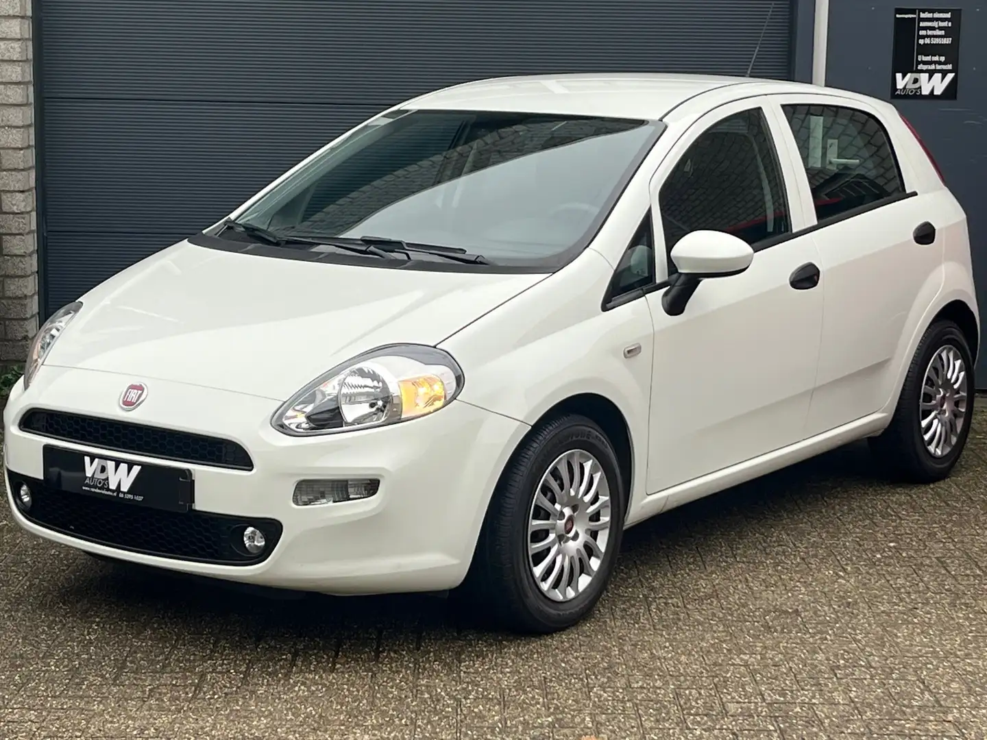 Fiat Punto Evo 1.2 Street 5 deurs airco Car pas N.A.P. APK Weiß - 1