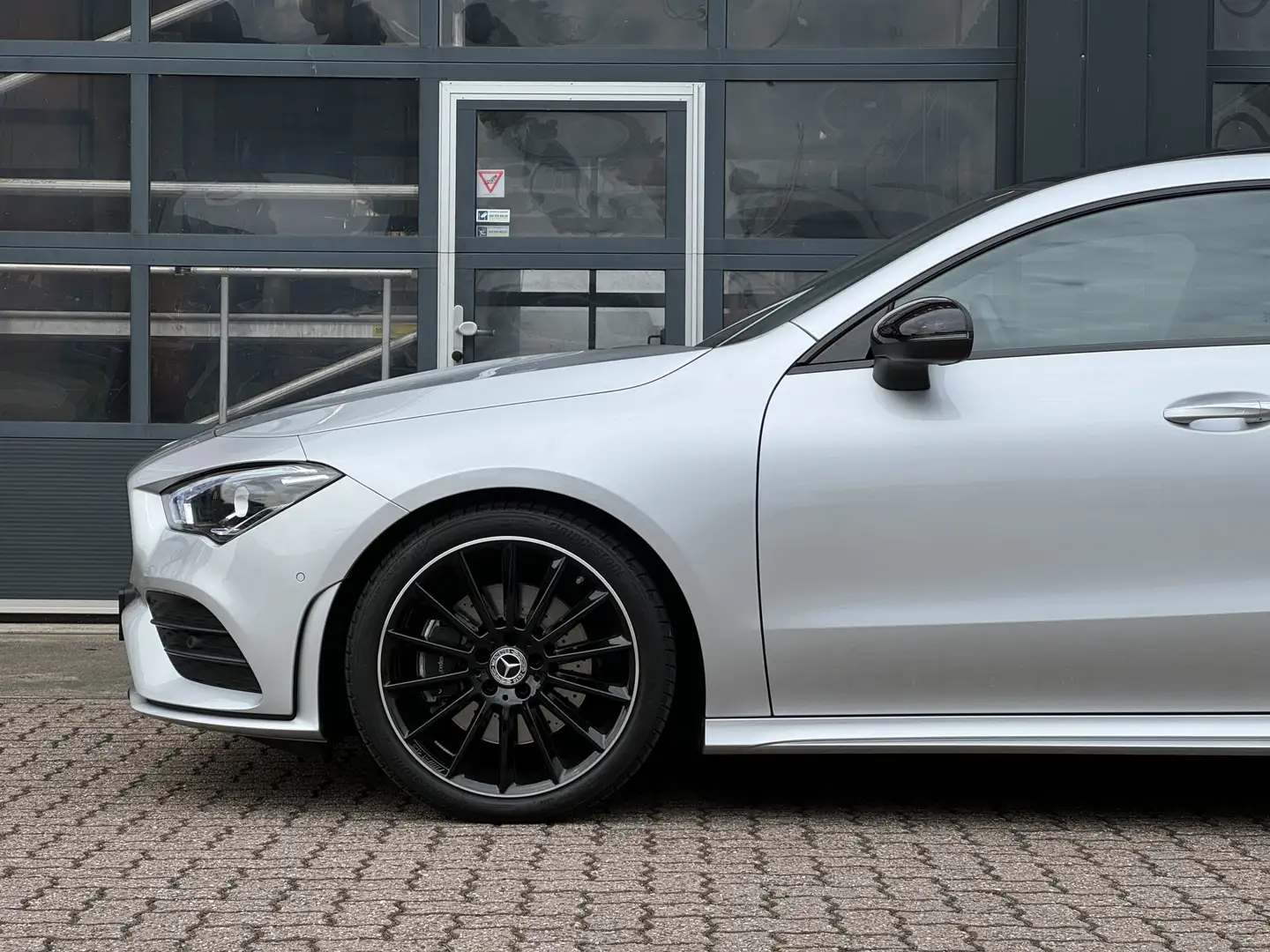 Mercedes-Benz CLA 200 Shooting Brake AMG Line Automaat | Apple Carplay | Zilver - 2
