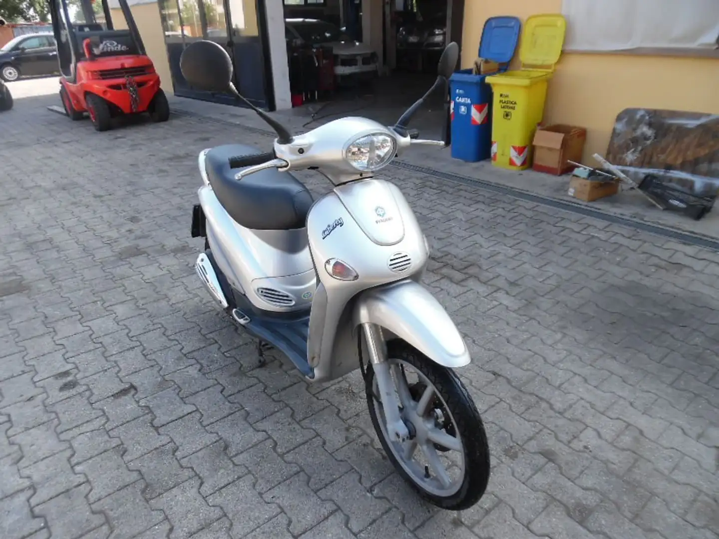 Piaggio Liberty 125 Argento - 2