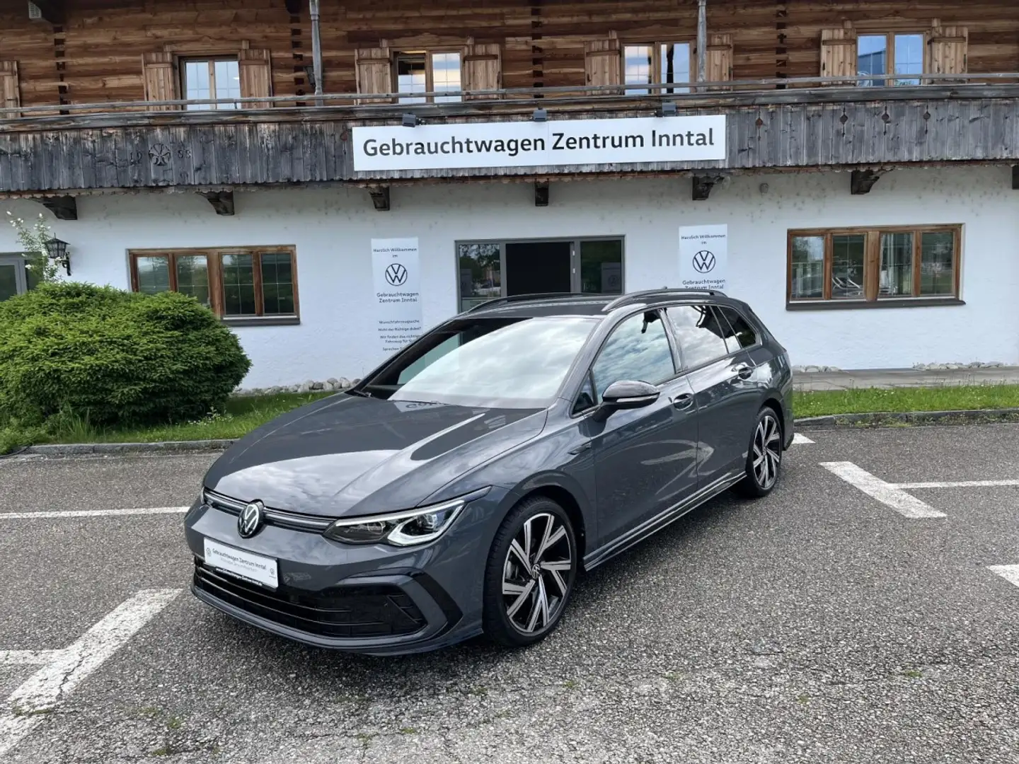 Volkswagen Golf VIII Variant 1,5 eTSI R-Line DSG (LED+Navi+ACC) Grau - 2
