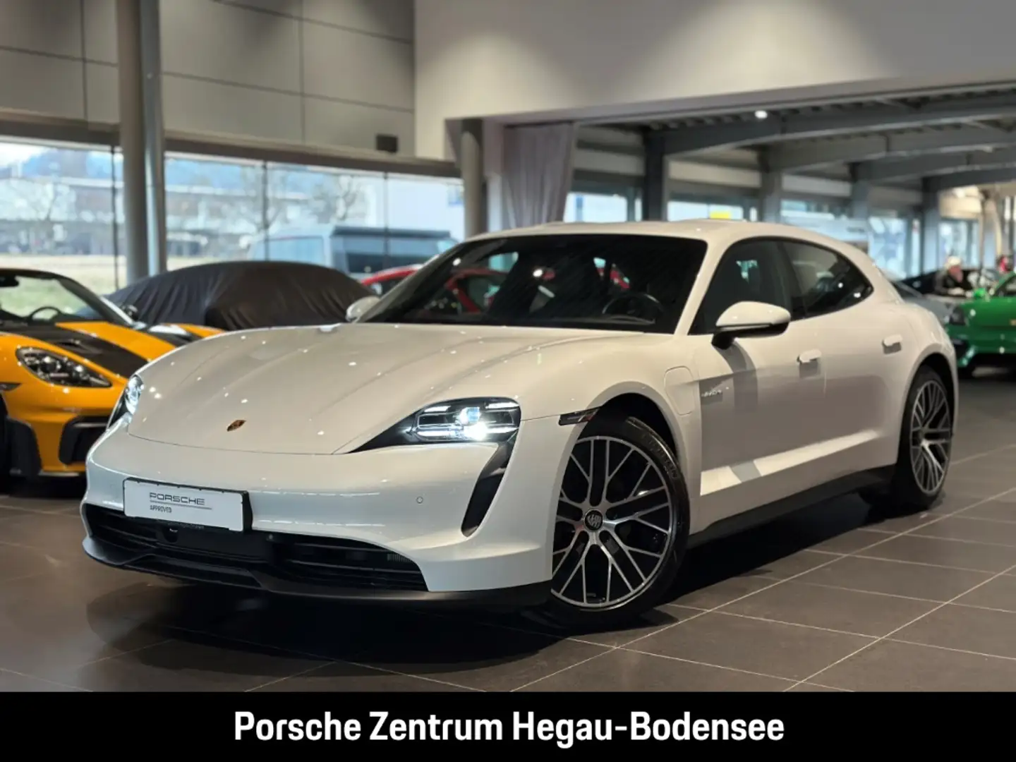 Porsche Taycan Sport Turismo Blanc - 1