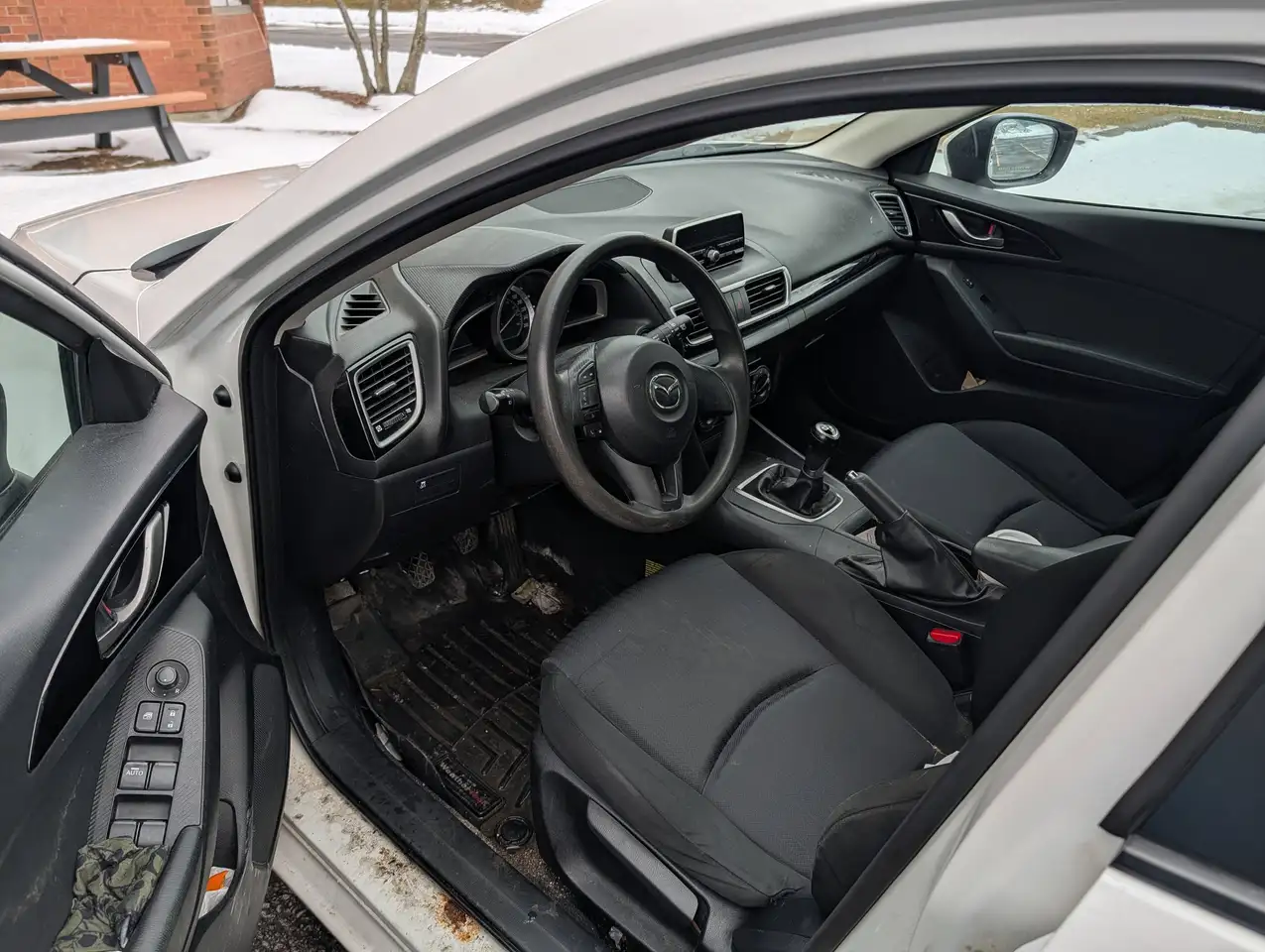 Mazda 3 снимка Mazda 3