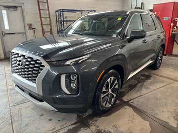 Essential 8-Passenger AWD HEATED SEATS CARPLAY