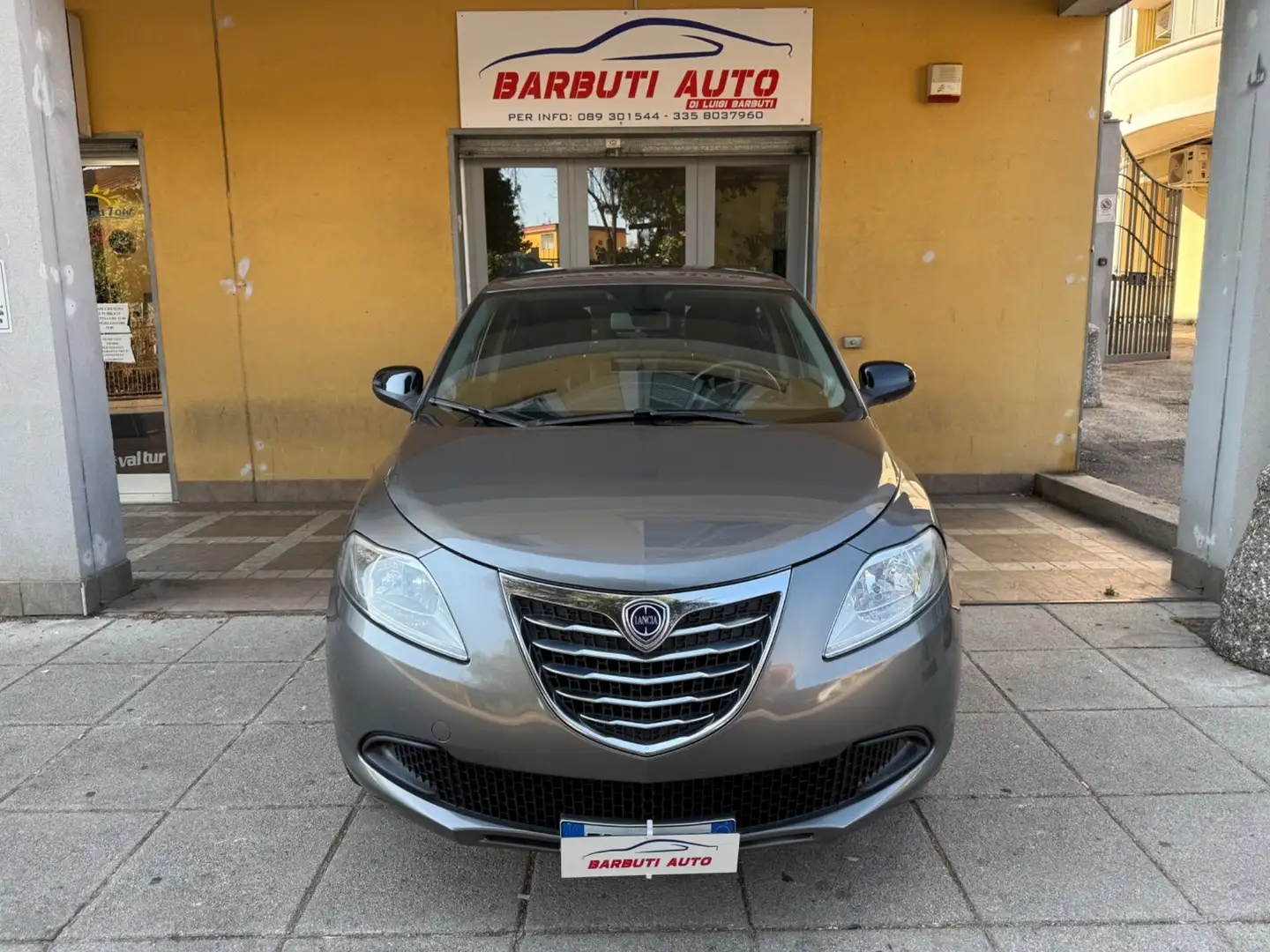 Lancia Ypsilon 2013 - 1.2 bz. 69 CV 5 porte Silver Grijs - 1