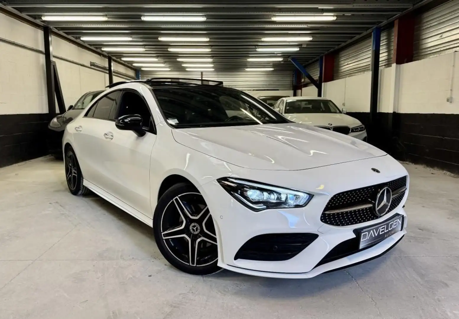 Mercedes-Benz CLA 180 Classe Mercedes Coupe 180 Essence 136 ch AMG Line Full Options 7G-DCT 1e main Origine FR Blanc - 1
