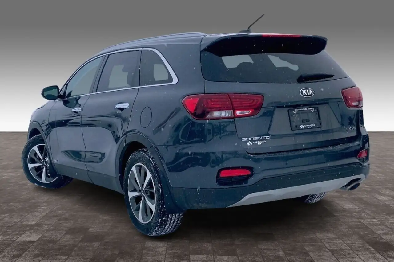 Kia Sorento снимка Kia Sorento