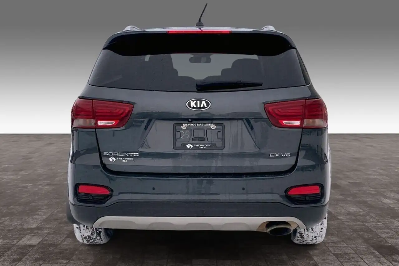 Kia Sorento снимка Kia Sorento