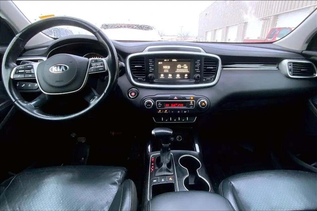 Kia Sorento снимка Kia Sorento