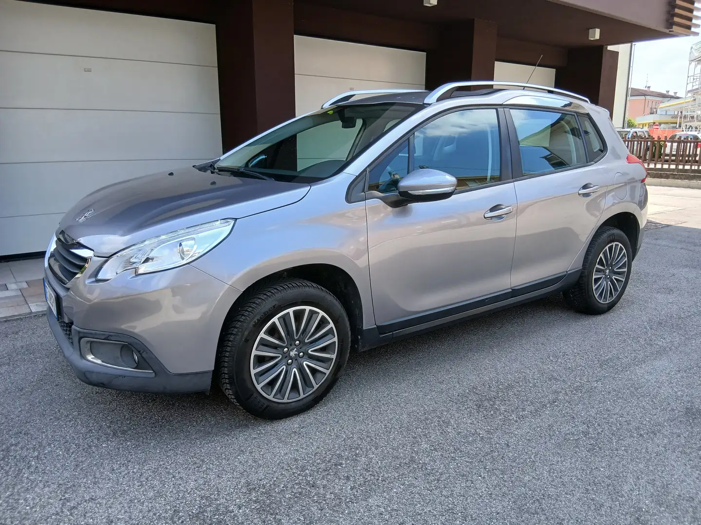 Peugeot 2008 1.4 hdi 8v Active NEOPATENTATI tua a e 158 mese Argento - 1
