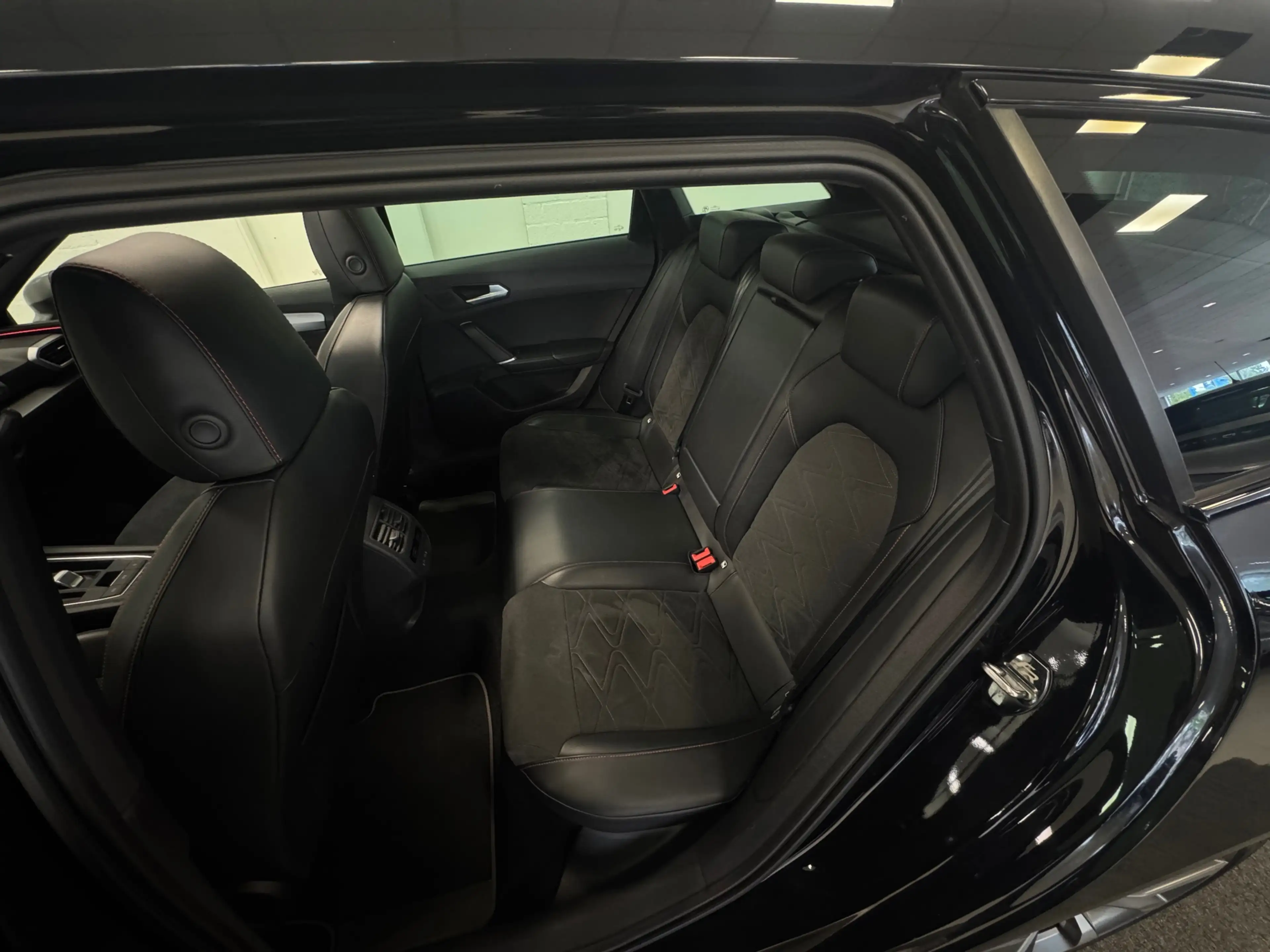 SEAT Leon e-Hybrid Sportstourer 1.4 TSI eHybrid PHEV FR Business Inte — photo 10