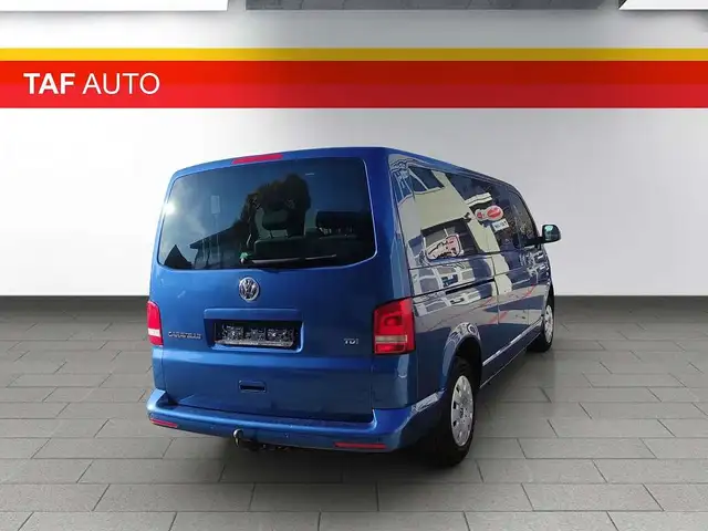 Volkswagen Caravelle view 11