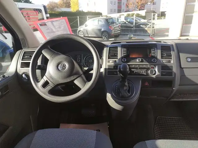 Volkswagen Caravelle view 12