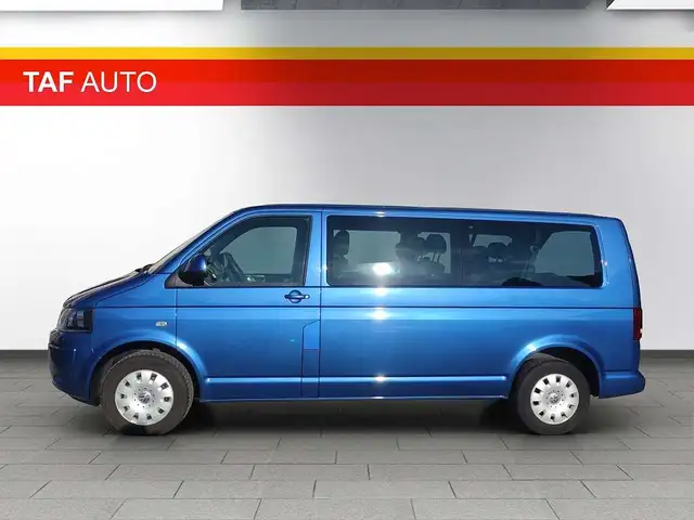 Volkswagen Caravelle view 4