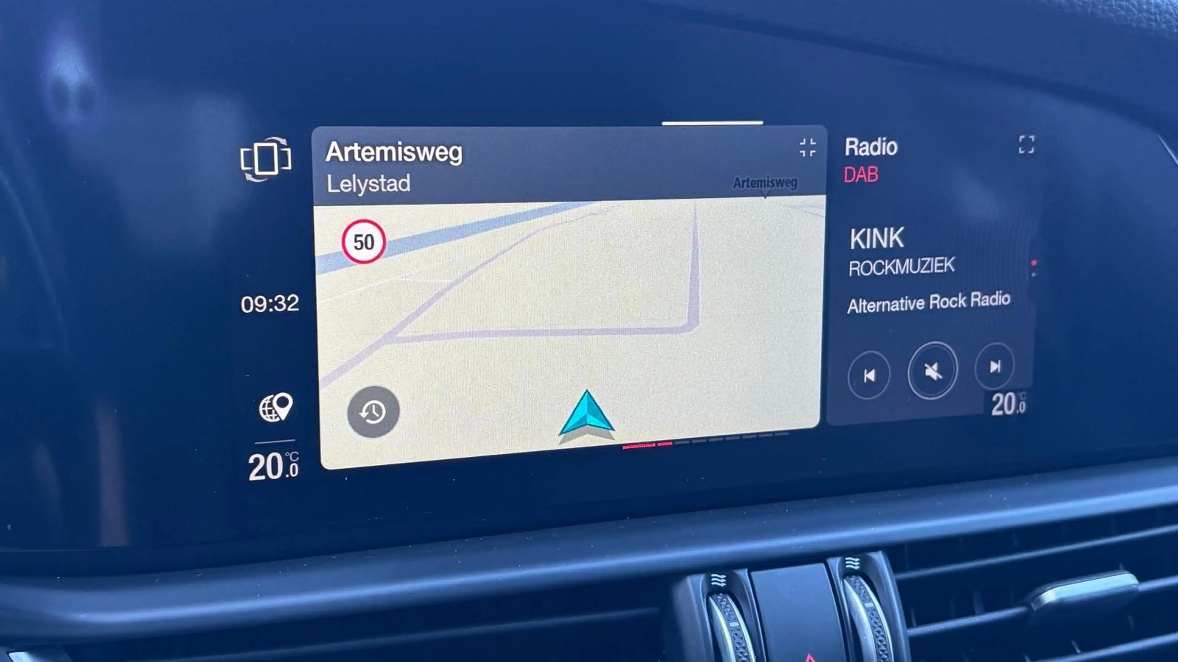 Alfa Romeo Giulia 2.0 TURBO 280PK AWD SPRINT NAVI / LEDER / FULL-LED — photo 35