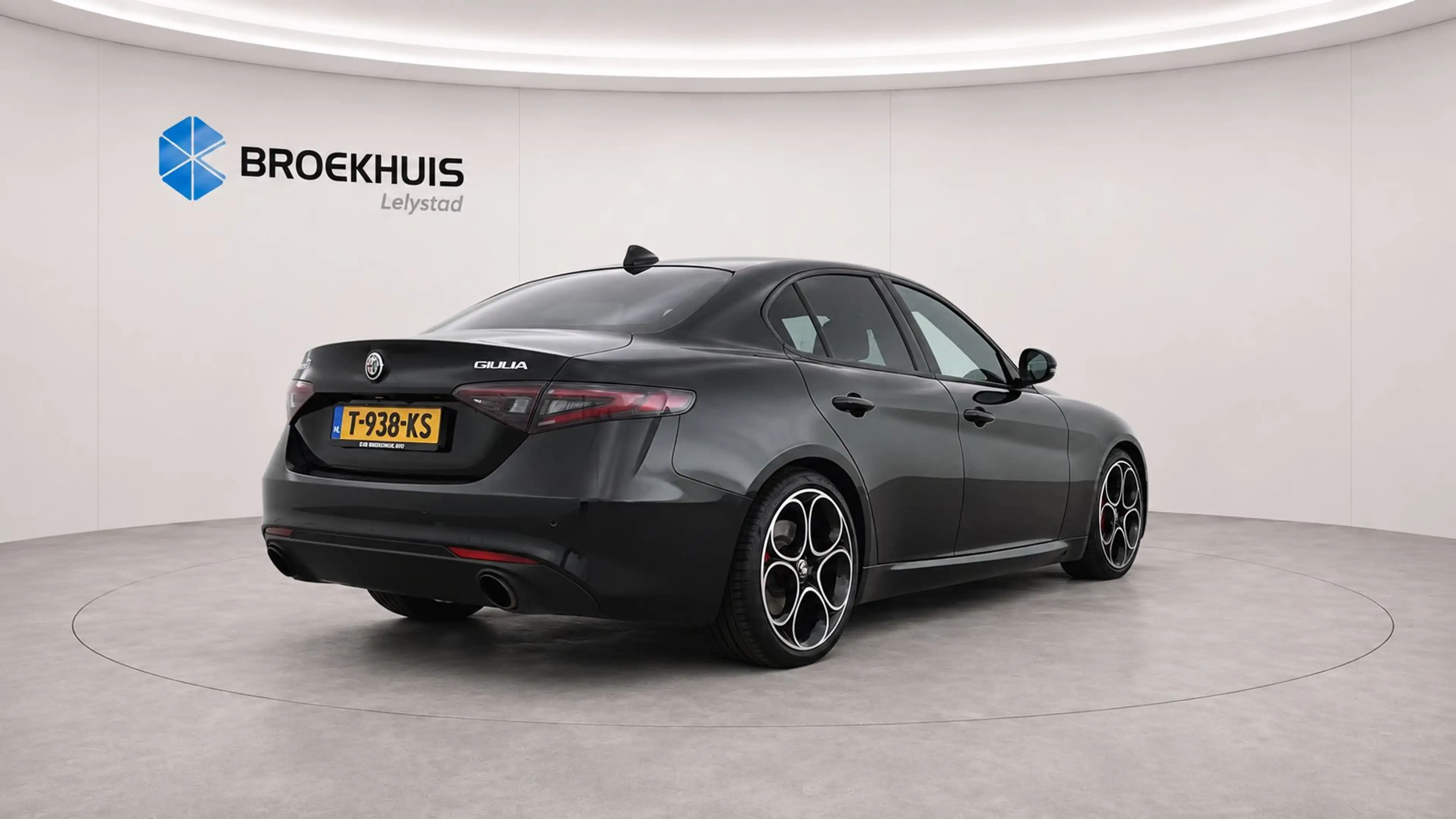 Alfa Romeo Giulia 2.0 TURBO 280PK AWD SPRINT NAVI / LEDER / FULL-LED — photo 7