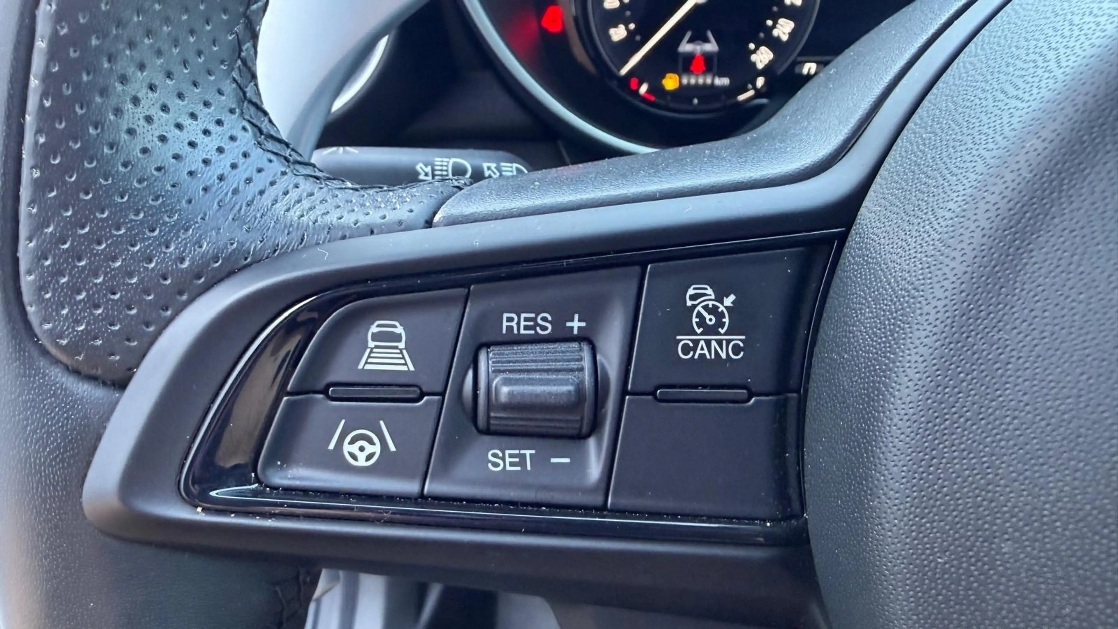 Alfa Romeo Giulia 2.0 TURBO 280PK AWD SPRINT NAVI / LEDER / FULL-LED — photo 26