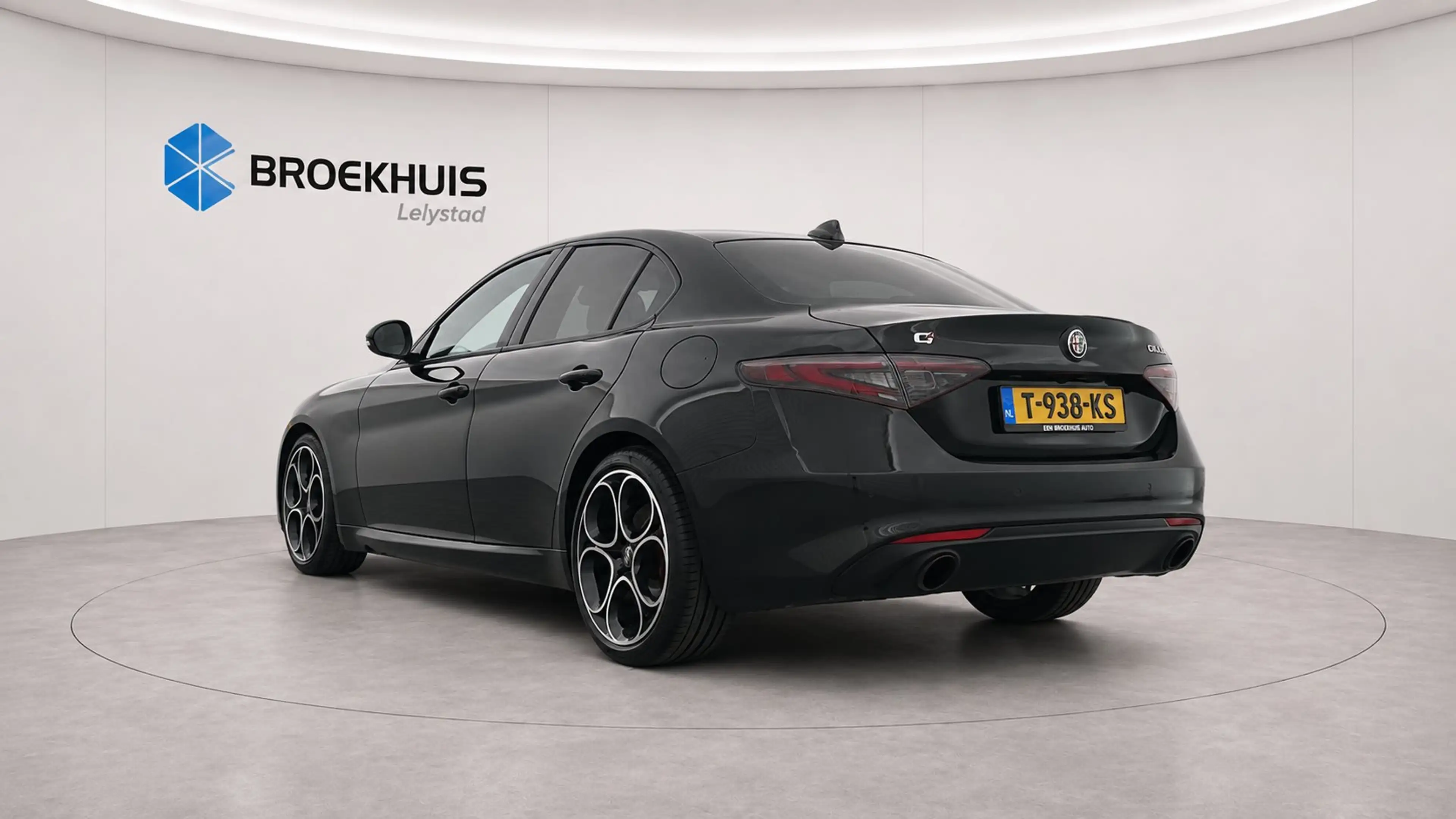 Alfa Romeo Giulia 2.0 TURBO 280PK AWD SPRINT NAVI / LEDER / FULL-LED — photo 9