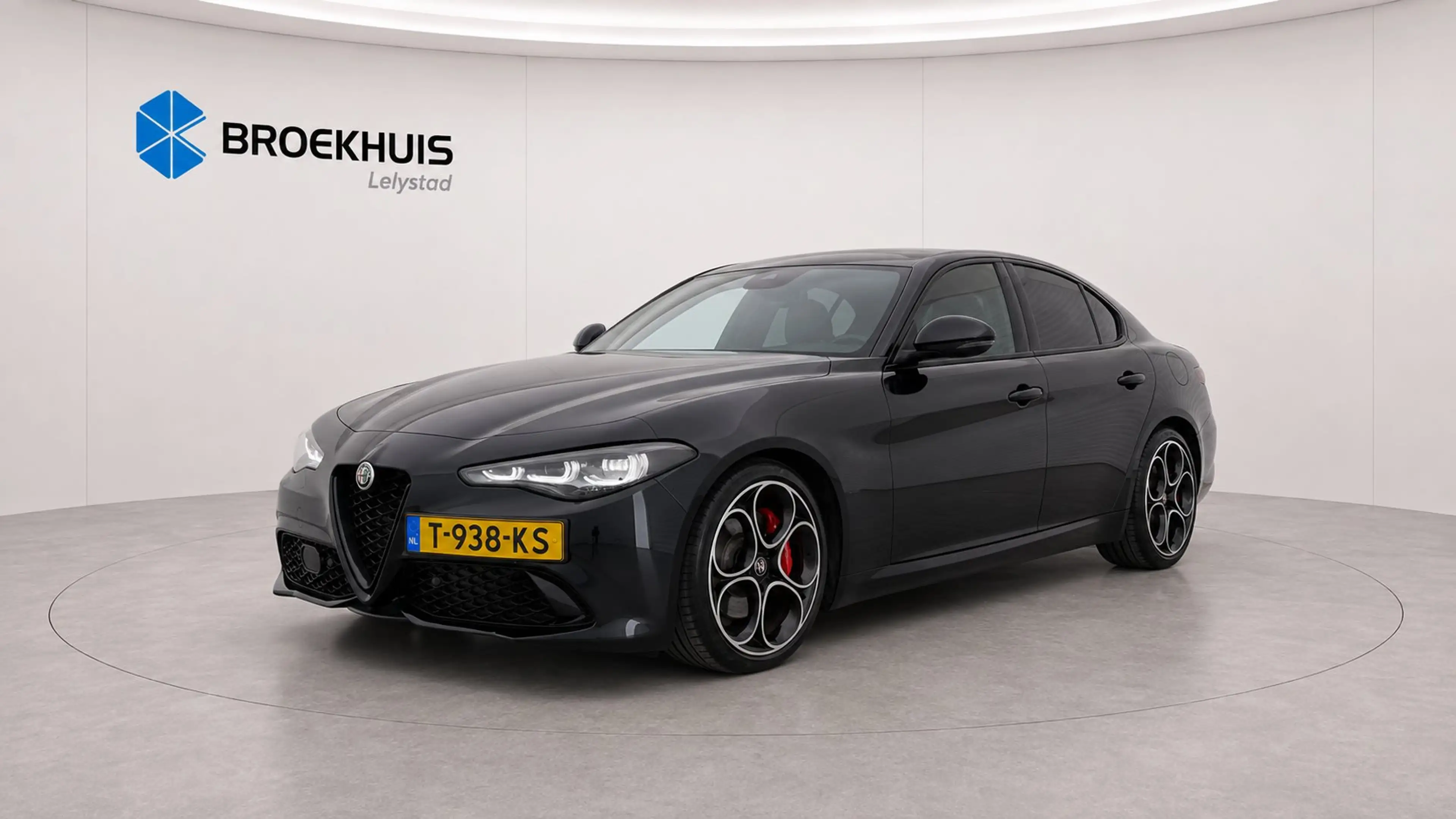 Alfa Romeo Giulia 2.0 TURBO 280PK AWD SPRINT NAVI / LEDER / FULL-LED — photo 6