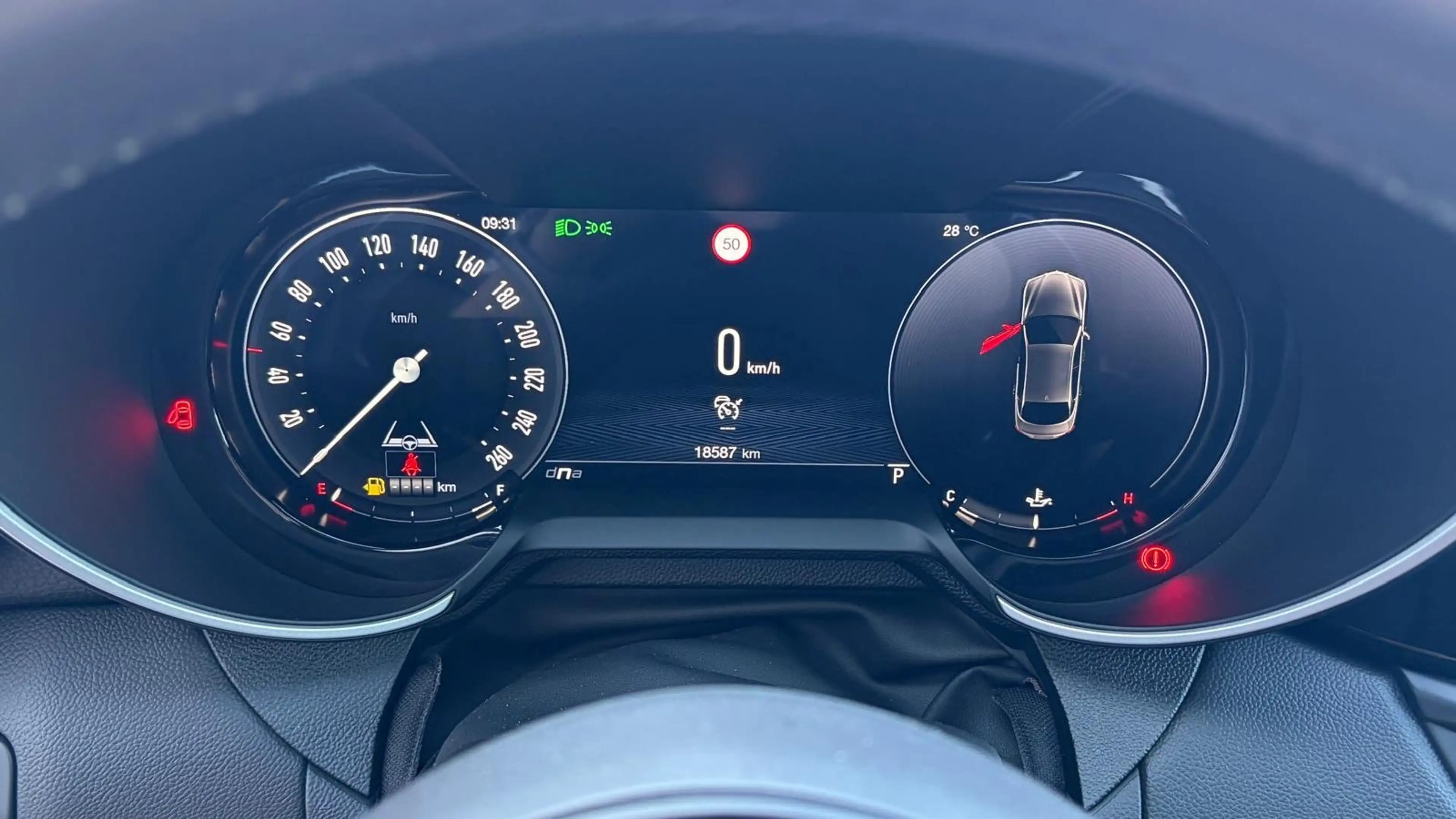 Alfa Romeo Giulia 2.0 TURBO 280PK AWD SPRINT NAVI / LEDER / FULL-LED — photo 27