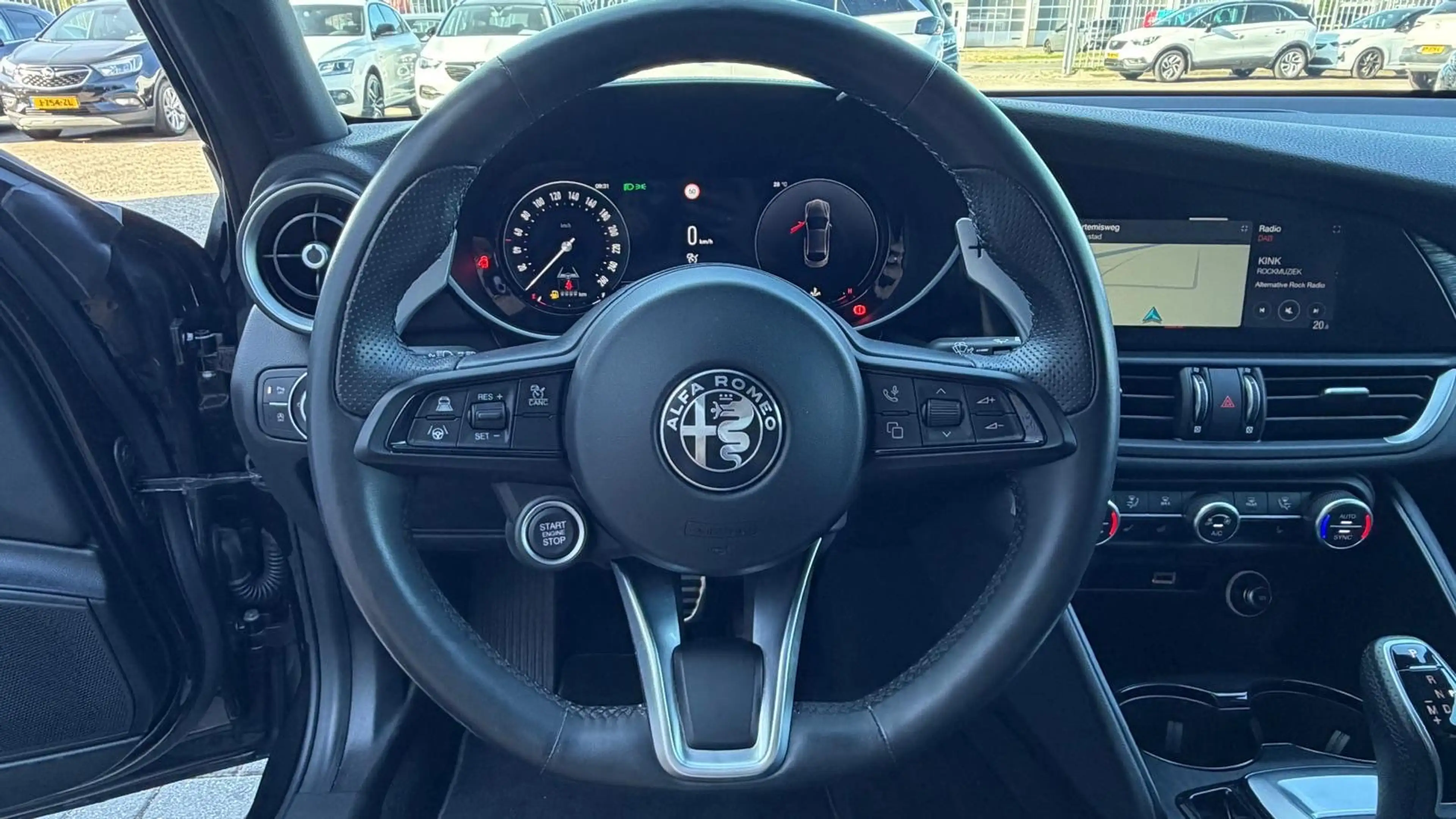 Alfa Romeo Giulia 2.0 TURBO 280PK AWD SPRINT NAVI / LEDER / FULL-LED — photo 31