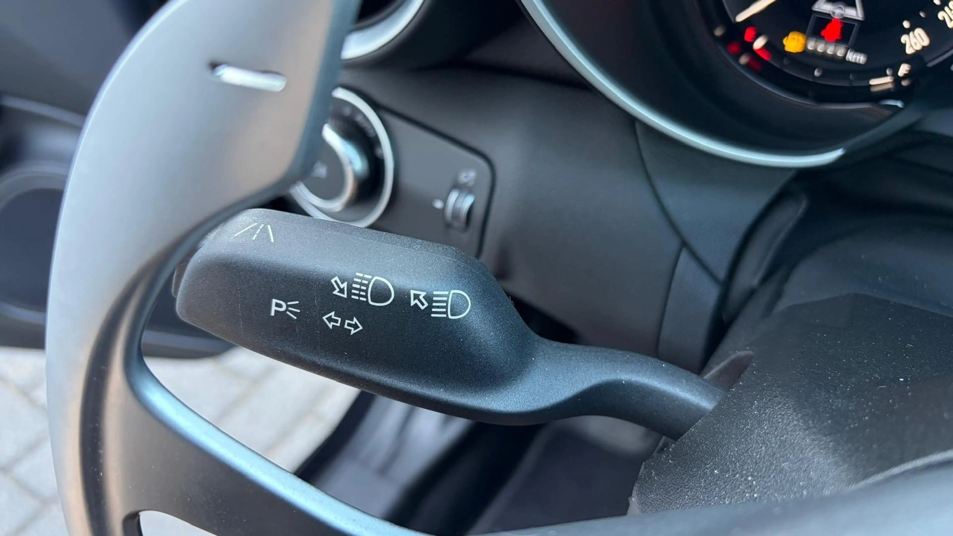 Alfa Romeo Giulia 2.0 TURBO 280PK AWD SPRINT NAVI / LEDER / FULL-LED — photo 24