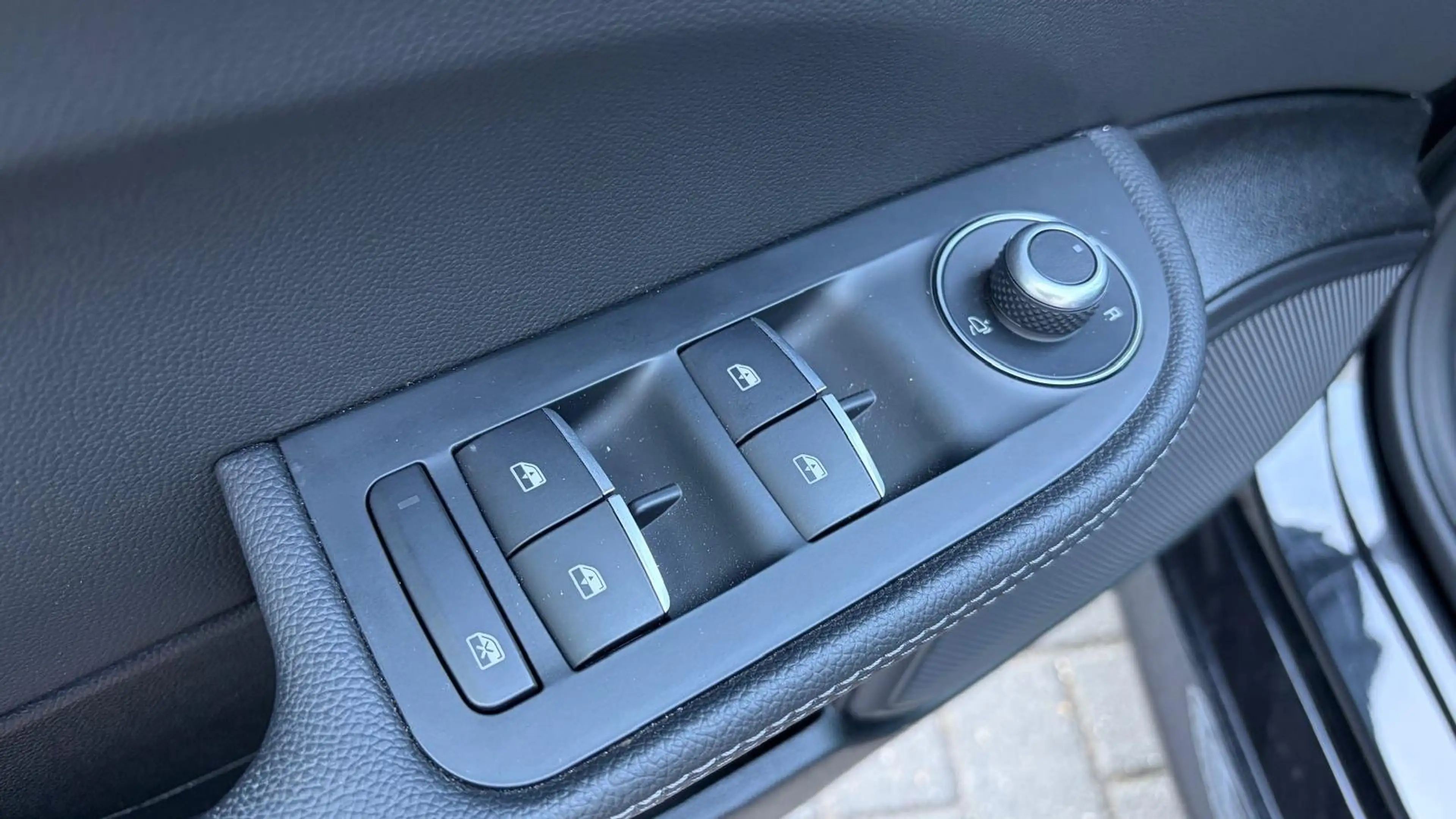 Alfa Romeo Giulia 2.0 TURBO 280PK AWD SPRINT NAVI / LEDER / FULL-LED — photo 22